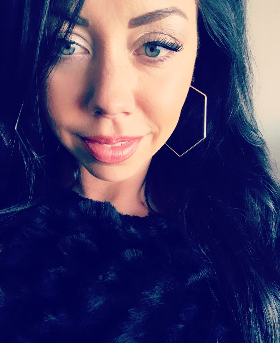 Amy Lee Owens tweet media