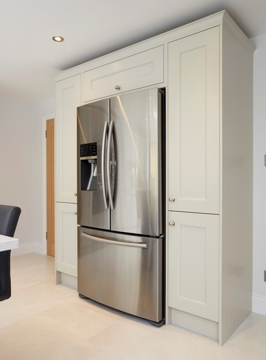 Thanks to <a href="/AshfordKitchens/">Ashford Kitchens</a> for sending in this fantastic project.

A beautiful limestone and anthracite combination with contrasting appliances.

Looks fantastic!

#kbsa #design #kbb