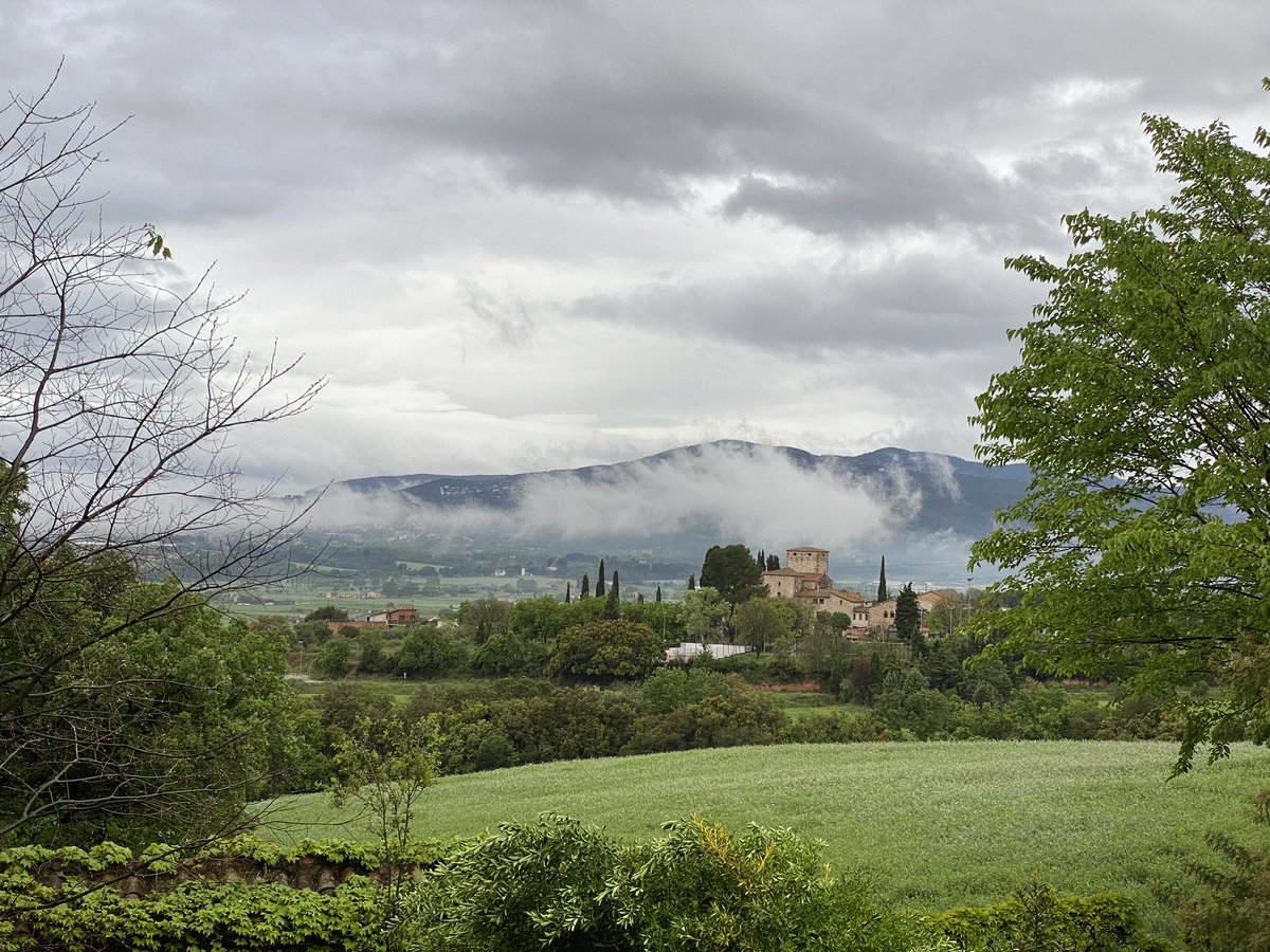 bernatba's tweet photo. @eltempsTV3  Església romànica de Santa Maria de Llerona, Les Franqueses del Vallès (VO) https://t.co/8DgiUOUBQP