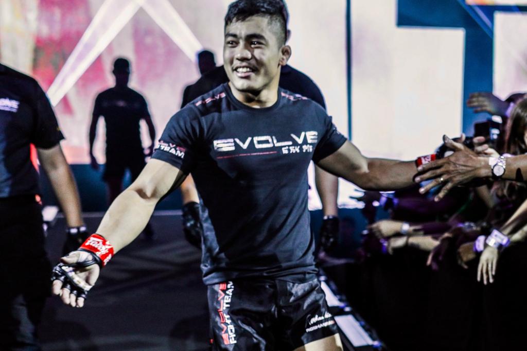 RoshanMMA's tweet photo. My first walkout @ONEChampionship https://t.co/ZyRiUFAJbq
