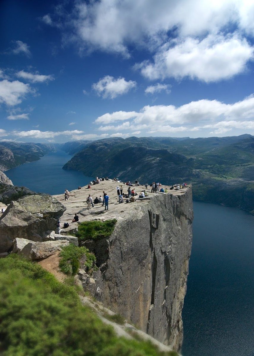 TerrePolari's tweet photo. Ricordi d’Estate 🇳🇴 Preikestolen (#Norvegia)

Il Preikestolen al tempo dei vichinghi, probabilmente per la sua forma, era chiamato Hyvlatonna, che significa “dente di un piano di legno”. https://t.co/VAbHhkPkVL