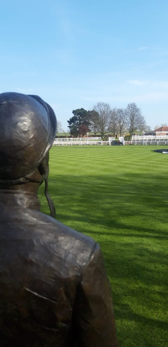 NewmarketRace's tweet photo. Behind the scenesโฆ
Our Grounds team have been busy perfecting our Parade Ring ๐ ready for when racing returns to Newmarket ๐
#SpringStarts #TheRowleyMile #NewmarketRaces https://t.co/fcuSseRFyU
