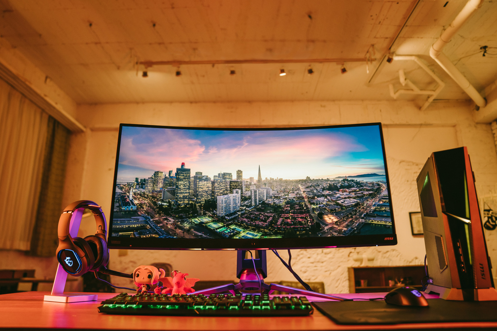 msigaming_de's tweet photo. Welches dieser Setups würdet Ihr auswählen und welches Spiel würded Ihr als erstes darauf zocken 🤔?
Mehr Gaming Monitor Setups gibt es hier 👉 https://t.co/NRknjR1B9B
#battlestation #ForEveryGamer #gamingmonitor #pcmasterrace https://t.co/7DQEfZk1Tv