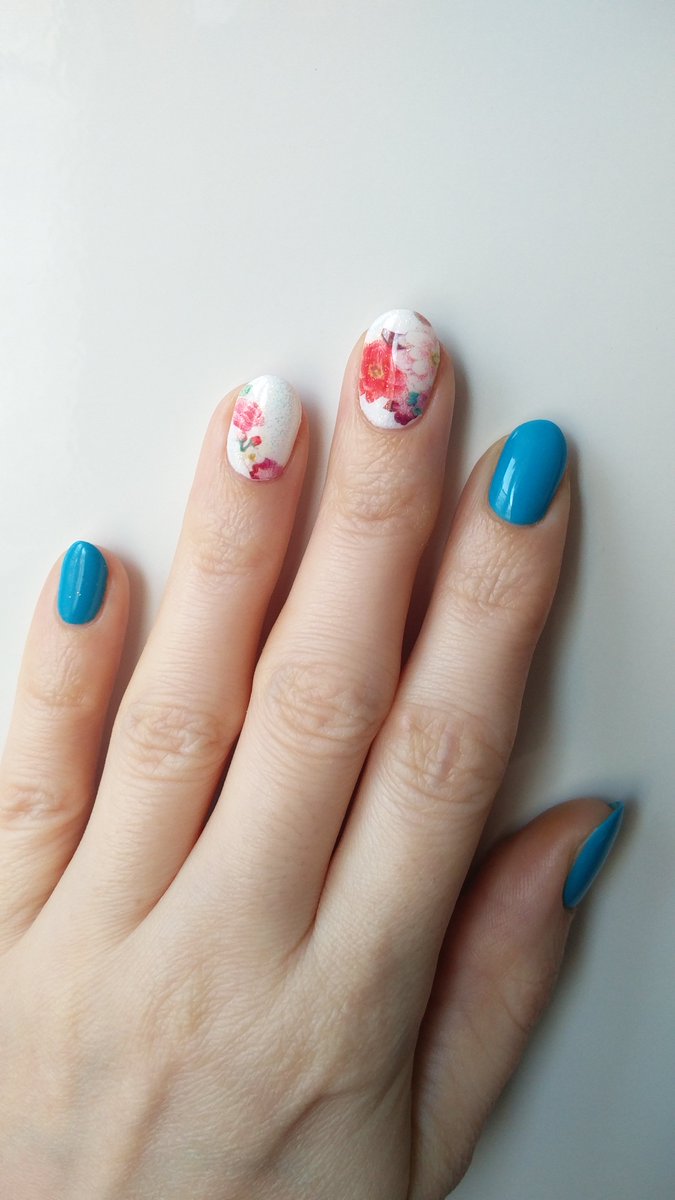 ilonka231_pl's tweet photo. Print number 10000604 #o2nails on 80501 White Bluesky and color A111 T-Tiao Club
#nails #nailpolish #semilac #fullmate https://t.co/BtybSY8dFm