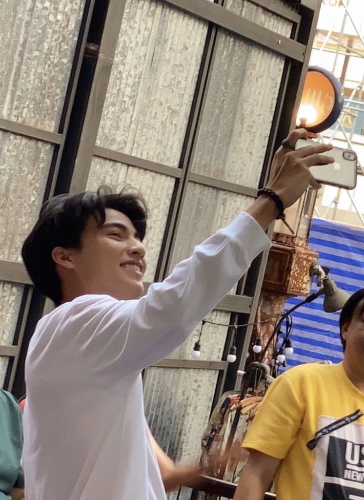 during the marimekko event at the central world, gulf said his new year gift for the fans was to take selfies with ALL of them & he can still remember how his gums went dry from smiling for hours but he said he's willing to do it for all of us   #GulfIn1MillionLove