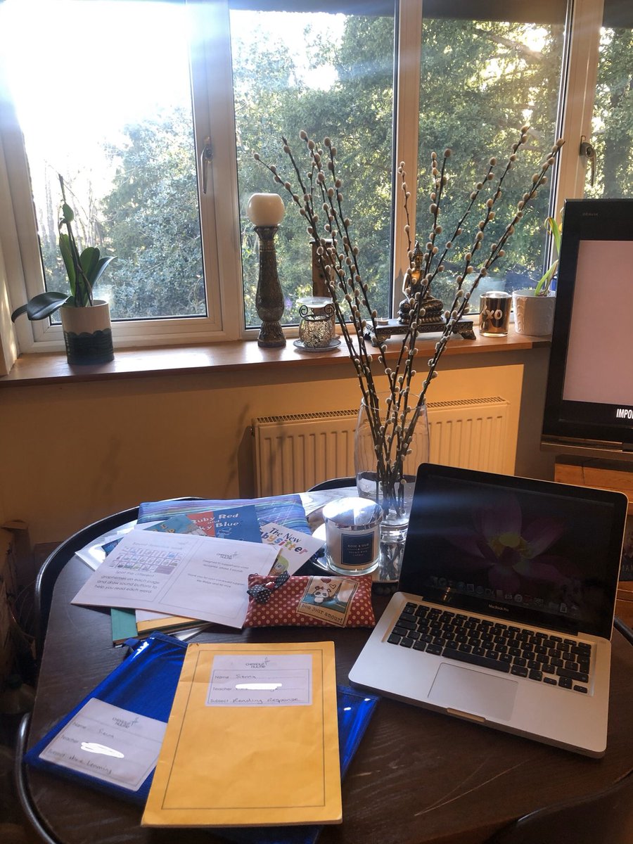 Miche02030040's tweet photo. All set up for home schooling 📖📚👩‍🏫 #isolation #homeschooling #2020 #wereallinthistogether #CHPS #cheadlehulmeprimaryschool #CHPSyear1 https://t.co/Tb4fdUSmoy