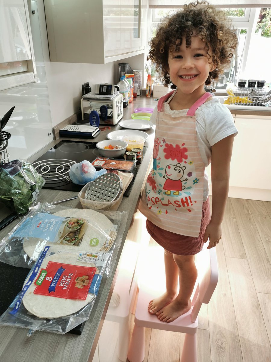 charlinsley's tweet photo. @MrDMarsh1 pizza making 🍕😋 https://t.co/0lgoGwDgF4