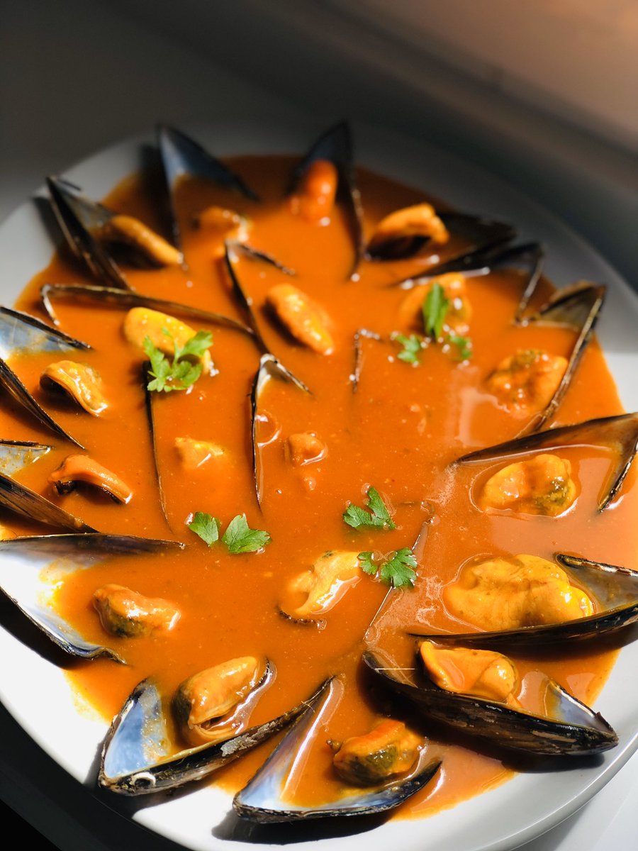 Mamialoloco's tweet photo. Hoy toca mejillones en salsa con Thermomix 
https://t.co/6sBj80VPoc
#cocinando #thermomix #quedatencasa #20deabril #CocinaEnCuarentena #mamialoloco https://t.co/1Ox3uGwlh5