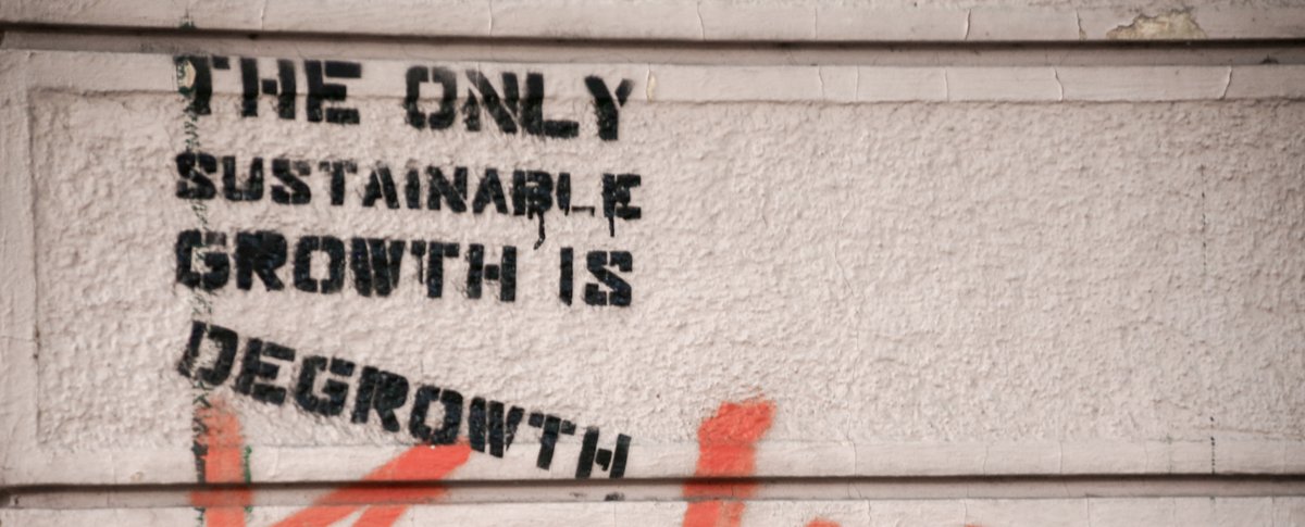 zajednicko_org's tweet photo. Koncept odrasta (eng. degrowth) https://t.co/I6Q7cSBHIG predstavlja paradigmu koja sagledava napredak društva i prirodnog okruženja kroz radikalno drugačije poimanje ekonomskog razvoja. 🐘🐌
#zajedničko #odrast #degrowth https://t.co/cWEywYHP5K