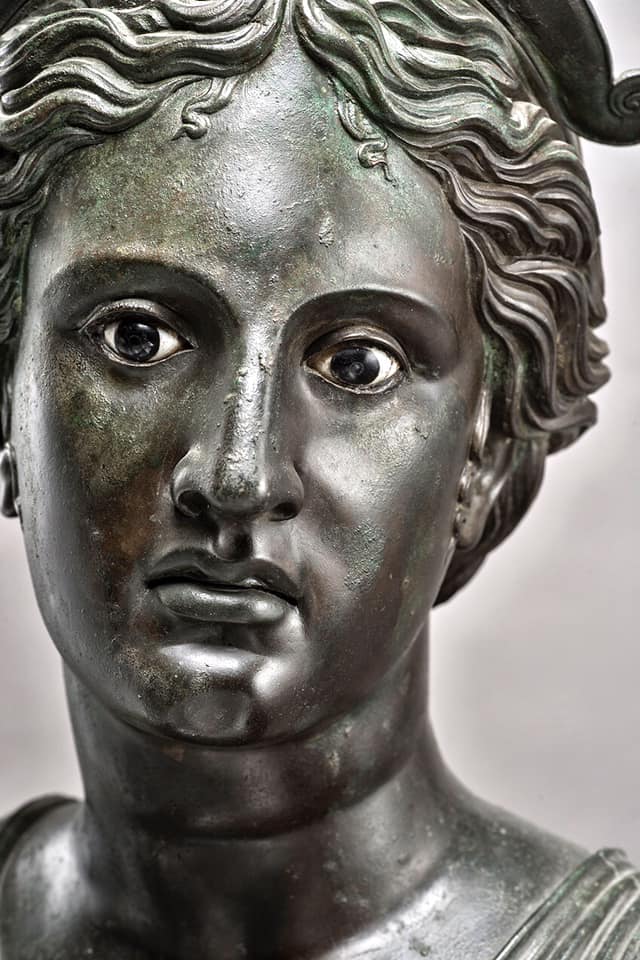 romanhistory1's tweet photo. Beautiful photo of the Artemis from the Temple of Apollo in Pompeii https://t.co/4R2Fk1DMOj