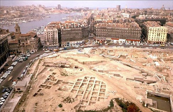 sortirmarseille's tweet photo. 🕵️Accédez aux sites fouillés par les archéologues de l'@Inrap près de chez vous grâce à Archéozoom. L'occasion de découvrir l'histoire de la plus vieille ville de France, Marseille 👉 https://t.co/L5YqmKZXQR https://t.co/qkIa1MfFSV