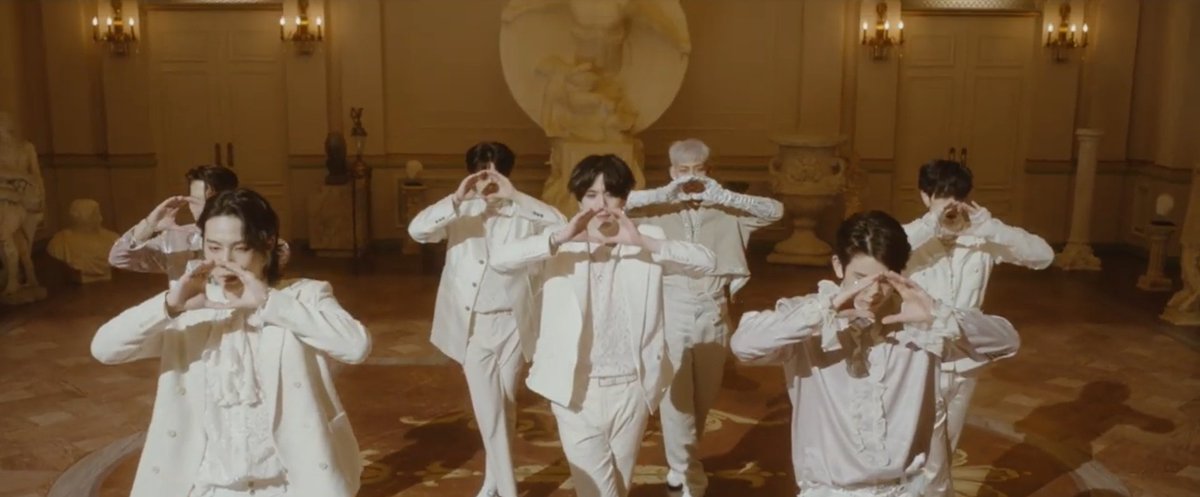 fanatic_got7_'s tweet photo. JACKSON WANG REALLY GAVE NOT BY THE MOON DANCE SIGN SPOILER. A WHOLE KING 😂😂😂😂😂👏👏👏👏

#GOT7_DYE_OUTNOW
#GOT7_NOTBYTHEMOON
@GOT7Official #GOT7 https://t.co/Dhk5r0Nx8C