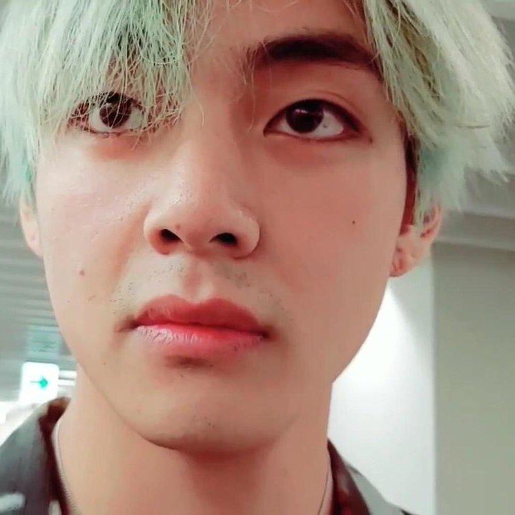 :หยุด!
:ปะ..ป๋มยกมือแย้วคับคุมโจร อย่ายิงน้อง
:เปล่า จะบอกว่าอย่า
:อย่าขยับใช่ไม๊ น้องไม่ขยับแล้ว
:ไม่ใช่ นั่นมันสระผู้ใหญ่ เด็กสามขวบไปเล่นอีกสระไป!