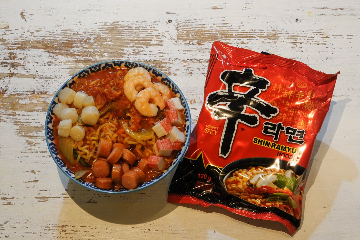 o8topus's tweet photo. Like instant noodles? How about upgraded Shin Ramyun 신라면 with tomato base and pak choi? The bowl of noodles becomes more interesting thanks to the addtion of scallops, prawns, Frankfurter Würstchen, and seafood sticks.

Ps I only used half of the soup base powder bc too spicy. https://t.co/cNBJ6z7BgJ