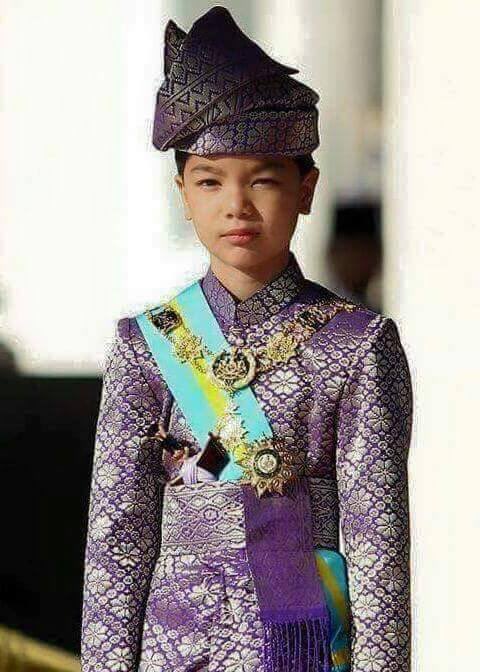 zhaeimaziz's tweet photo. jangan lupa juga anak Sultan Perak ☺️

Raja Azlan muzaffar shah
Raja Nazira Safya https://t.co/xayBIOncEw