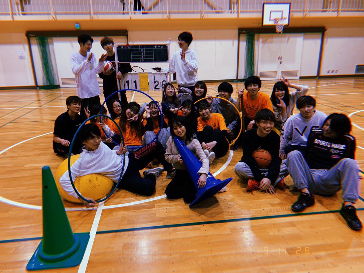 Usbaske's tweet photo. 新入生の皆さん！こんにちは🌞
私たちは毎週木曜日、ゆる〜くバスケットしてます🏀
初心者の��も多くて個性的な人たちでいっぱいです🗿
まだサークルきめてないよー、大学生活エンジョイしたいぜって方は是非
遊びに来てください🤩
質問もお待ちしてます💩 https://t.co/snatdYJPyr