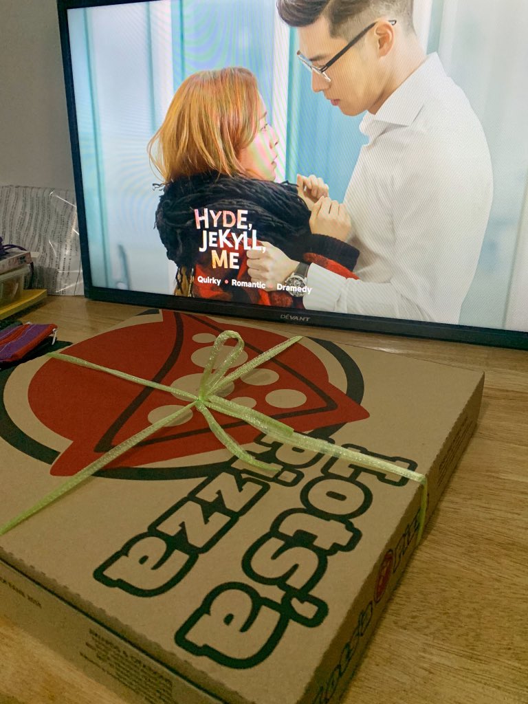 altermaceMD's tweet photo. Can I interest you in some cheap pizza w/c I love so mats??? Sarap! Hehe. #LotsAPizza 🍕🍕🍕 #FromDutyFood https://t.co/oLLXX9KR5W