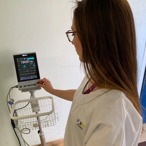 CHU_Lille's tweet image. Campagne de financement participatif lancée à l’initiative de la @MEL_Lille avec le soutien de @lillefrance 
➡️plus de 60 000€ collectés
➡️des premiers tensio-saturomètres arrivés à l’hôpital Covid-19🙏

Pour participer :
📲 bit.ly/3bpoigl
📲 bit.ly/34Q0G1X