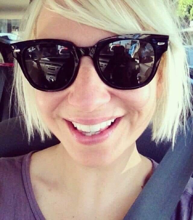 iminhere1970's tweet photo. @Sia #LittleNotes4_2day  ~306~04/20/20~ Good Morning @Sia    &amp; Lovers. Hope All Is Well. Just Sending Out The Love To Start The Day Right. Stay In &amp; Stay Safe. ~🥰 https://t.co/Yq4jw0VKGh