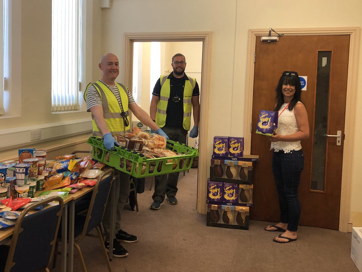BuryLeisure's tweet image. We’ve just dropped off a donation from @AldiUK via @PSAbsHussain to The Attic Project Bury! @supportivestem Also some of the water donated by @SuperJCharity ! They’re all doing great work in our communities! m.facebook.com/The-Attic-Proj… @JSV1972 @BuryCouncil