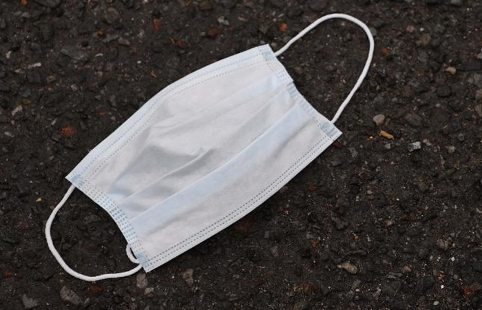 gujratsamachar's tweet image. સુરત: મોટરસાયકલ ઉપર 50 કિલોગ્રામ સોપારી લઇ માસ્ક વિના જતા આધેડને કાપોદ્રા પોલીસે ઝડપી લીધો
#Surat #Kapodra #Police #Mask #Lockdown
bit.ly/2RTP5K1