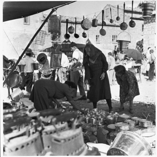 FarellaLuigi's tweet photo. Franco Pinna - Il Fotografo Sardo che racconto' la Basilicata attraverso la macchina Fotografica - p.2-  #francopinna #basilicata #anni50 #fotografo #pellicola #film #passione #italia #lucania #regionebasilicata #terranostra https://t.co/o58t4xmo6M