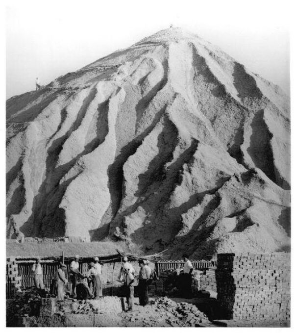 FarellaLuigi's tweet photo. Franco Pinna - Il Fotografo Sardo che racconto' la Basilicata attraverso la macchina Fotografica - p.4-  #francopinna #basilicata #anni50 #fotografo #pellicola #film #passione #italia #lucania #regionebasilicata #terranostra https://t.co/lYPFfRWJwy