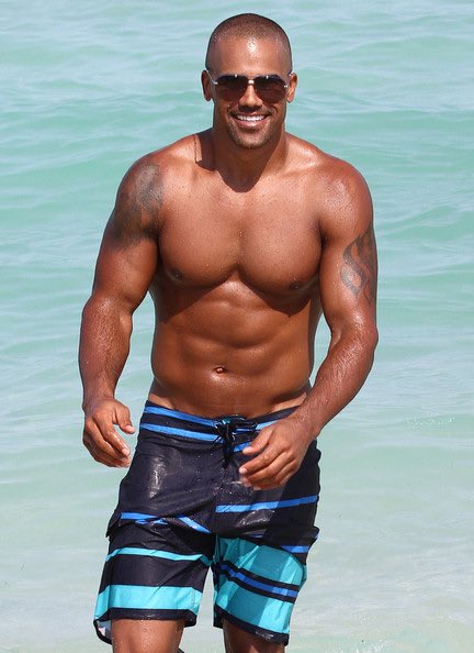 GossipRoomOff's tweet photo. Joyeux anniversaire à l'acteur Shemar Moore qui fête aujourd'hui ses 50 ans ! 🎂🎁🎉 https://t.co/EOTF9QSOvA