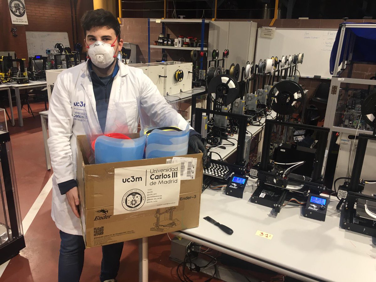 uc3m_aero's tweet photo. Los makers de la @uc3m ya hemos fabricado y entregado más de 2000 viseras y 3500 salvaorejas, seguimos trabajando! https://t.co/LhdAuoqnnA  @Master_bio_UC3M @asrob_uc3m @uc3mRoboticsLab  #COVID19 https://t.co/sVWZIx5Sbi