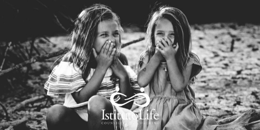 IstitutoLife's tweet photo. Durante l'infanzia, creare e curare delle #amicizie è spesso un processo spontaneo⁣.

👭 Con l'età adulta, si tende a perdere questa spontaneità, e mantenere e stabilire dei rapporti di #amicizia diventa più complesso...

[Leggi tutto su https://t.co/OZPU1OOjqL] https://t.co/13LOB9p1uB