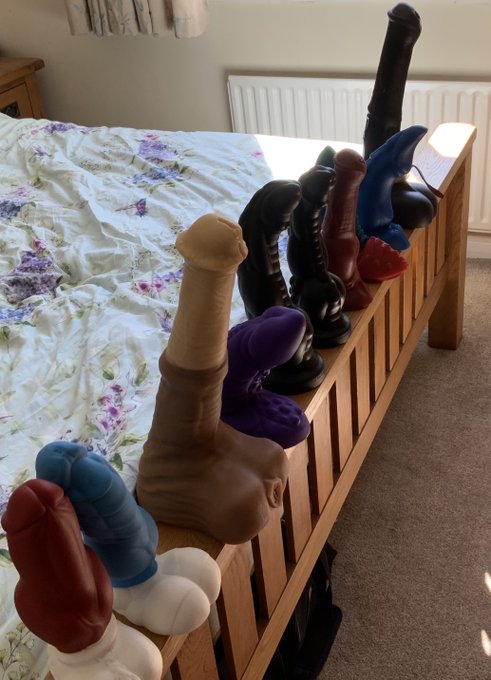 My current selection of largish size toys 😍.  From  left  to  right,  @WeredogUK,  John Thomas  Toys<a href="/tag/dildo"class="tags"><span>#dildo</span></a>