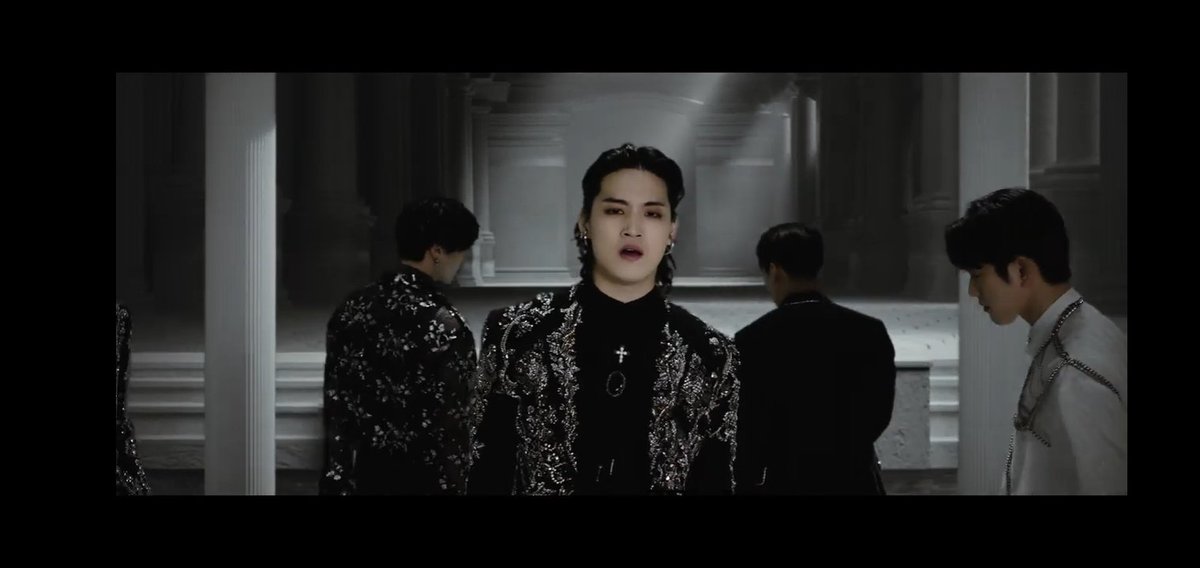 G7Bamb's tweet photo. He look like a bad boy..why jb😔🤤 #GOT7 #GOT7_COMEBACK #GOT7_NOTBYETHEMOON https://t.co/wqZyATSLVq