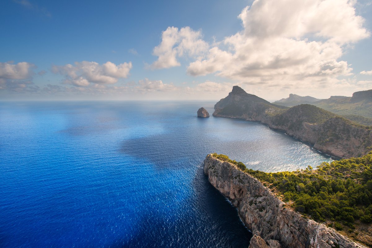 marhotels's tweet photo. Let nothing make your dreams fade. The beaches, the long walks, the sunshine, the new places to visit and we'll be there when you come cback.
📍 Cap Formentor, #Mallorca
.
#MarHotels #thinkingofholidays #wewillcomeback #holidays https://t.co/Q3AwxyYRU8