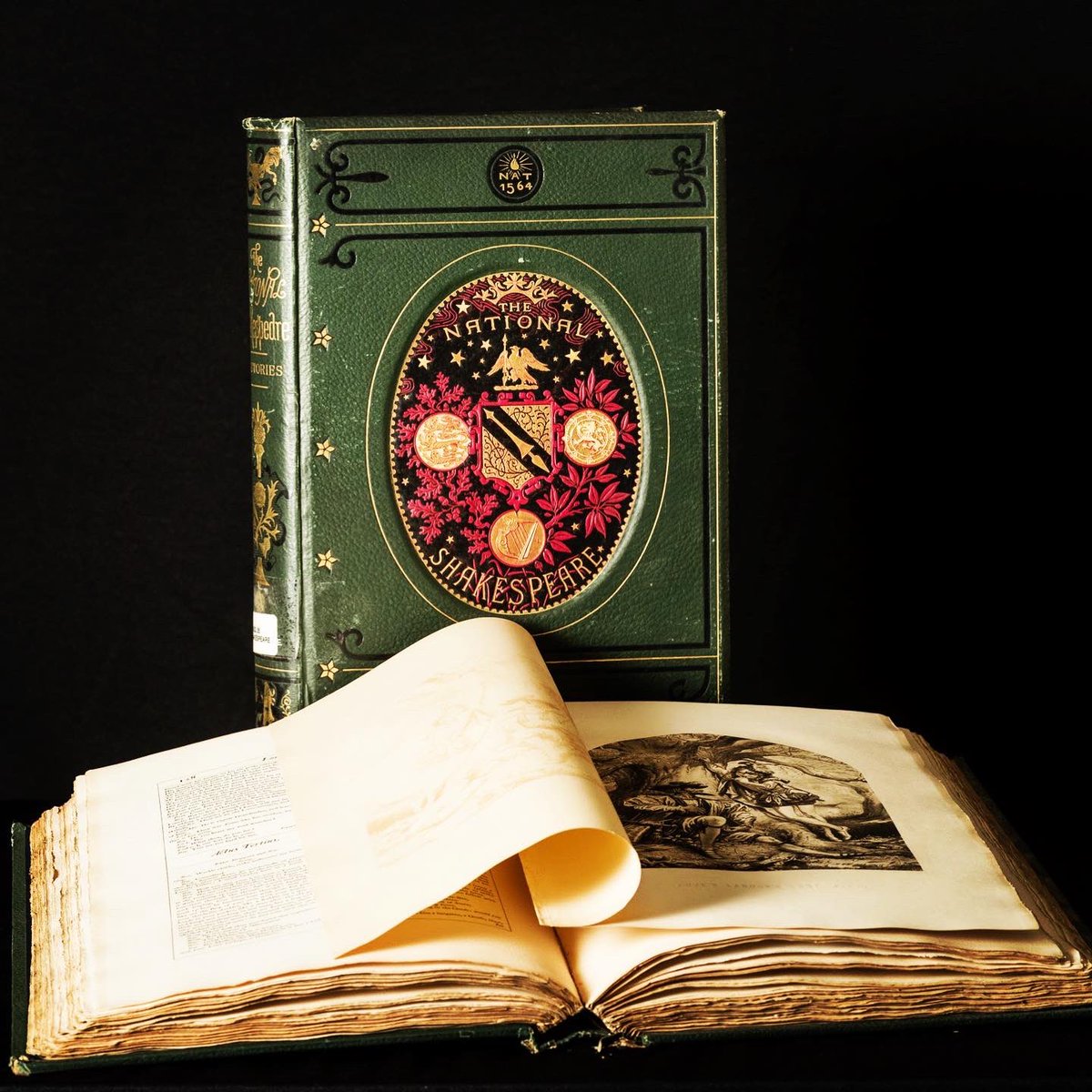 UPLibrary's tweet photo. #UPSpecialCollections #BookoftheWeek 
The National Shakespeare: a Fac-simile of the text of the first folio of 1623 by William Shakespeare.

Published between 1888 and 1889, this set was donated to the #UPLibrary in 1940. 
https://t.co/shk9cHtLi0 https://t.co/sNQrPlhF3h