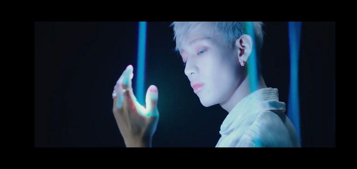G7Bamb's tweet photo. BAKIT MUKHANG BAKLA TONG BIAS KO?🤔 ok lang GWAPO PARIN NMN WAAAAAAA😍😍💚💚

#GOT7 #GOT7_COMEBACK #GOT7_NOTBYETHEMOON #GOT7Official https://t.co/p26TH7UJjG
