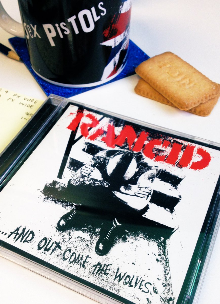 sKurviband's tweet photo. @jjl_jjl @NewWaveAndPunk Coffee &amp; biscuits! 😜 @Rancid https://t.co/sFWjbcNFvM