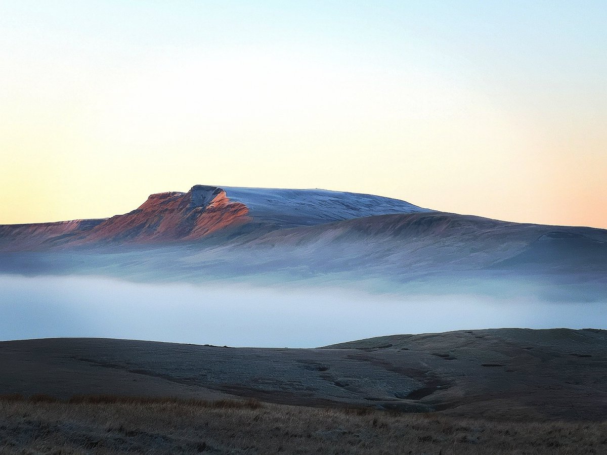 VisitUpperEden's tweet image. #Wildboarfell  awesome 😃#Cloudinversion #Frosty #Morning in January #Westmorlanddales #Cumbria @StormHour @ThePhotoHour