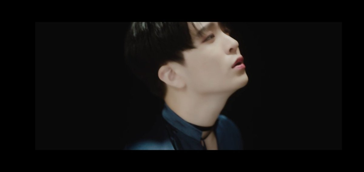 G7Bamb's tweet photo. BAKIT HABANG TUMATAGAL GUMAGWAPO TONG SI YOUNGJAE... At Sa GANDA BA NG BOSES NIYA SA Comeback nila..💚😍👑

#GOT7_COMEBACK #GOT7 #GOT7_NOTBYETHEMOON https://t.co/uwlbI7MIBl