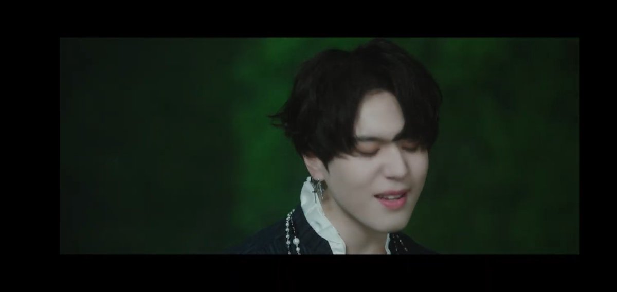 G7Bamb's tweet photo. ANG SEXY NIYA OMOOO OUR SEXY MAKNEA 💚😍👑 

#GOT7 #GOT7_COMEBACK #GOT7_NOTBYETHEMOON #GOT7Official https://t.co/8RyE5Jh4X3