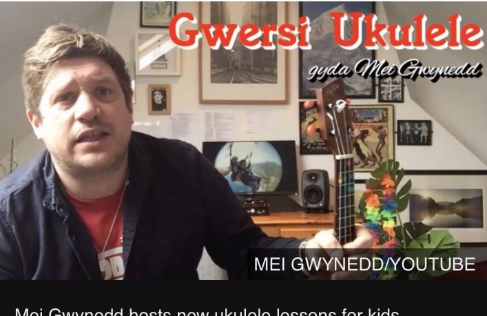 Cofiwch am wersi Ukele @meigwynedd pob dydd Mawrth a dydd Iau. Have fun with the online Ukele lessons every Tuesday and Thursday @Cymraegforkids @SerenaSbarc