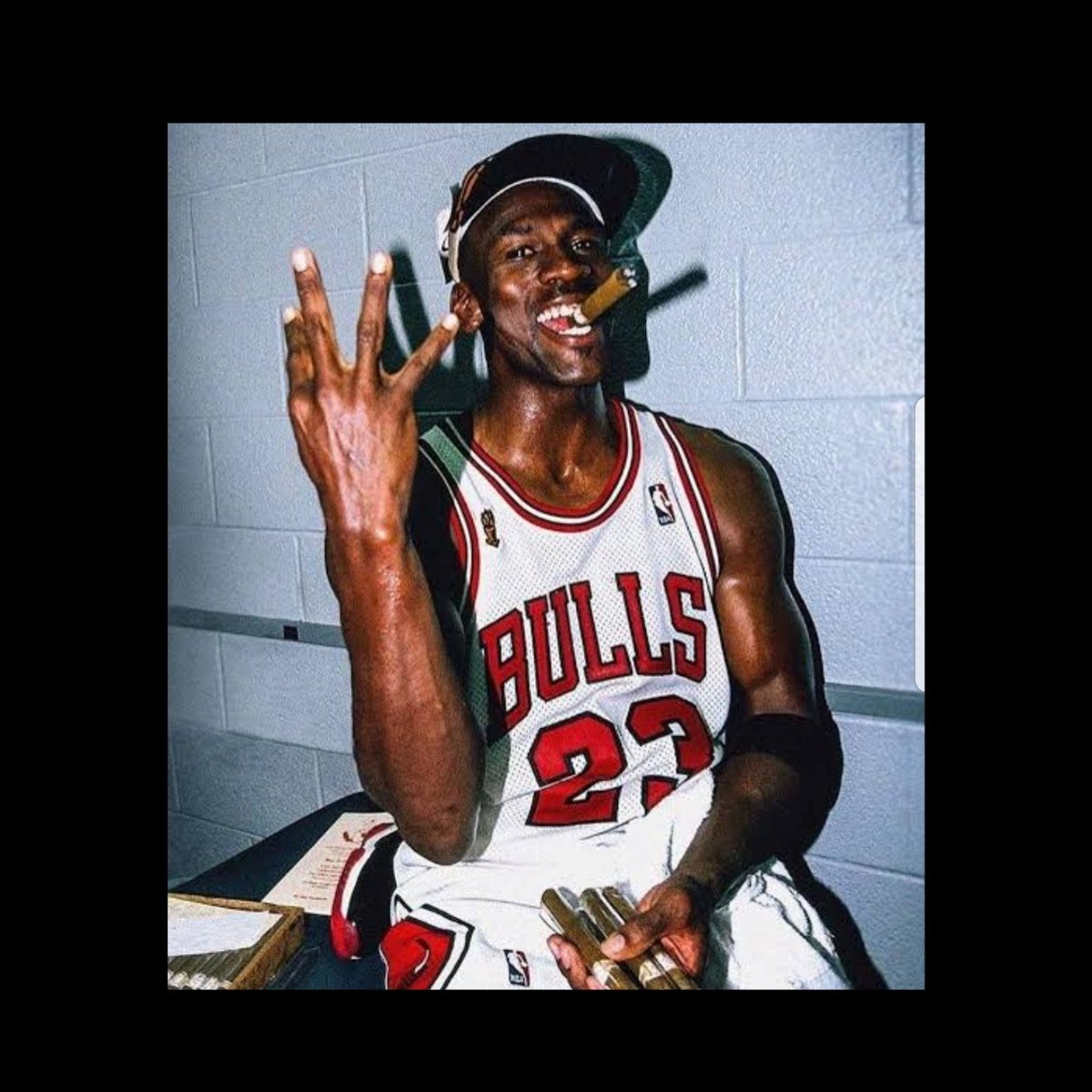 OlympusCheese's tweet photo. What a great 2 episodes 🙌🏼
#LastDance #Jordan #MJ23 https://t.co/mZy8b8eAZq
