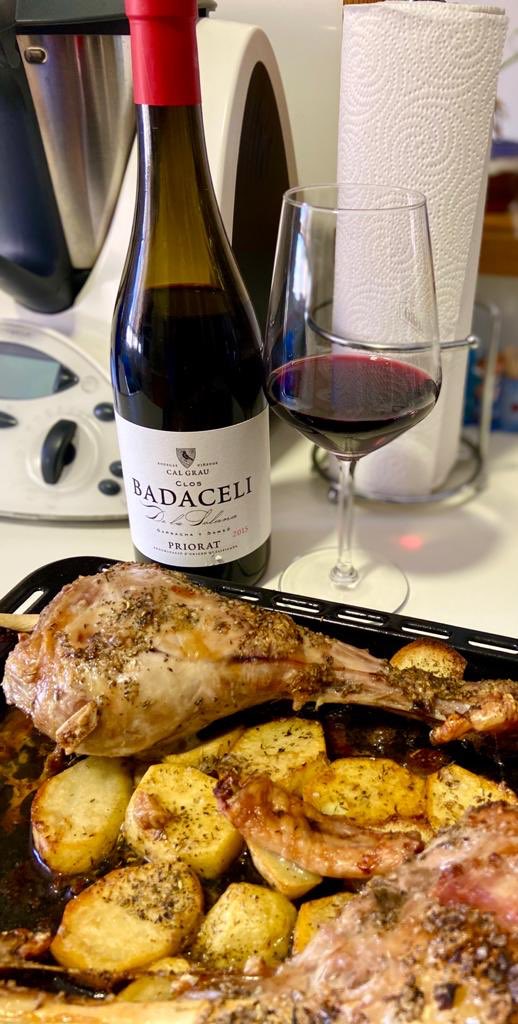 VinosIberian's tweet photo. Estos son algunos de los ricos platos que nos han mandado nuestros incondicionales amigos. Muchas gracias vaya pinta!!! 🍇🍇🍷🍷#viñaoropendola #lapetiteagnes #badaceli #vino #wine https://t.co/rnMVRQih4w