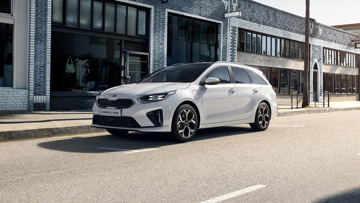 CarWale's tweet photo. Kia recorded the highest-ever European market share growth in the first quarter.
Read on to know more: https://t.co/WXuIh9SIpb
#CWNews #KiaMotors #Europe #Sales #HybridCar #ElectricCar #FirstQuater https://t.co/LqbaKdWCoO