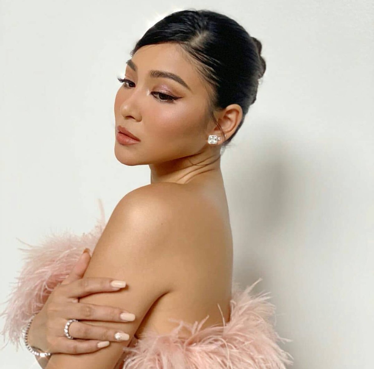 nadine lustre as kendall jenner a thread: