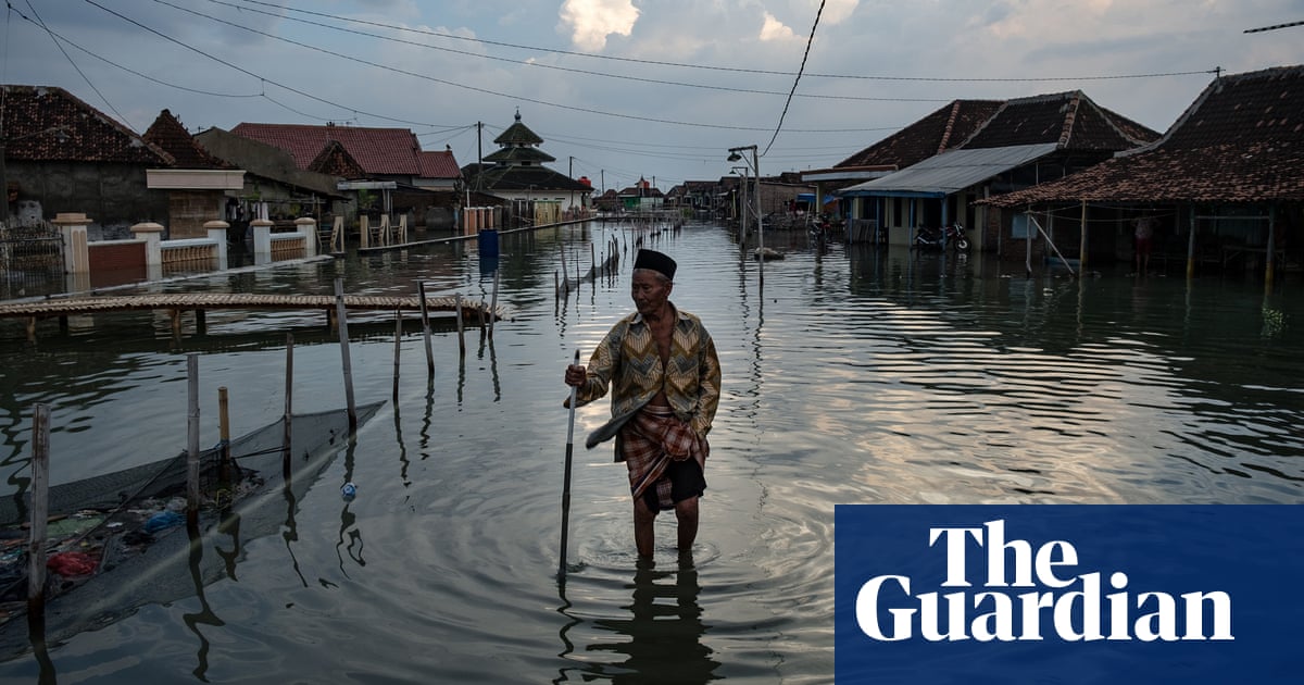 DocStorytellers's tweet image. Congratulations to @adjiestyawan and @GregKahn for winning the @GettyImages Climate Visuals photography grant - &quot;Narratives from 144 grant applicants in more than 40 countries provided a unique insight into the reality of #climatechange&quot; @climatevisuals 
theguardian.com/environment/20…