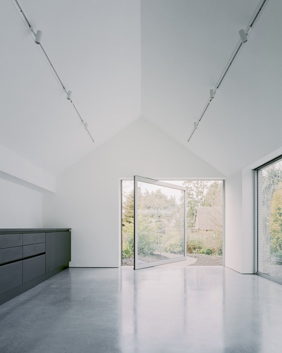 Maxlight tweet media