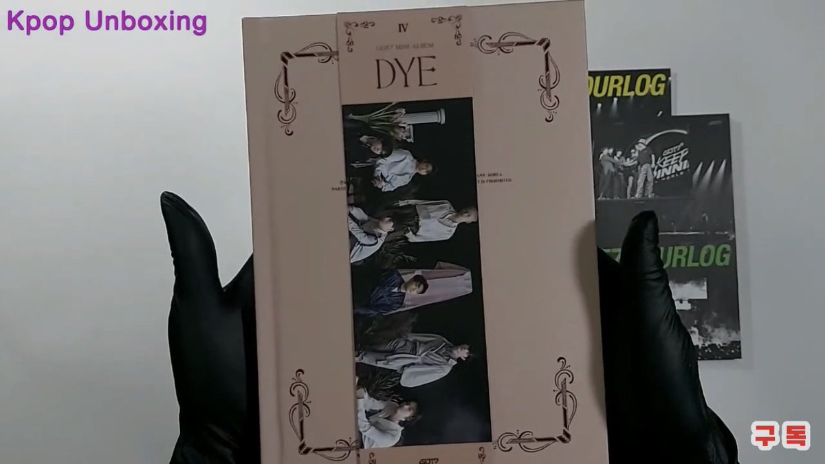 aegbeom's tweet photo. omg!! look at the albums 🥺🥺♥️♥️ cant wait to get it soon ~

#GOT7 #갓세븐 @GOT7Official #GOT7_DYE #GOT7_NOTBYTHEMOON #GOT7_DYE_OUTNOW https://t.co/TkeAc5974w