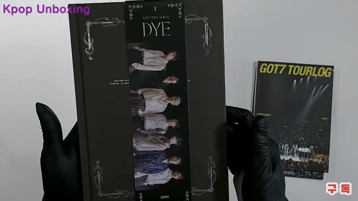 aegbeom's tweet photo. omg!! look at the albums 🥺🥺♥️♥️ cant wait to get it soon ~

#GOT7 #갓세븐 @GOT7Official #GOT7_DYE #GOT7_NOTBYTHEMOON #GOT7_DYE_OUTNOW https://t.co/TkeAc5974w