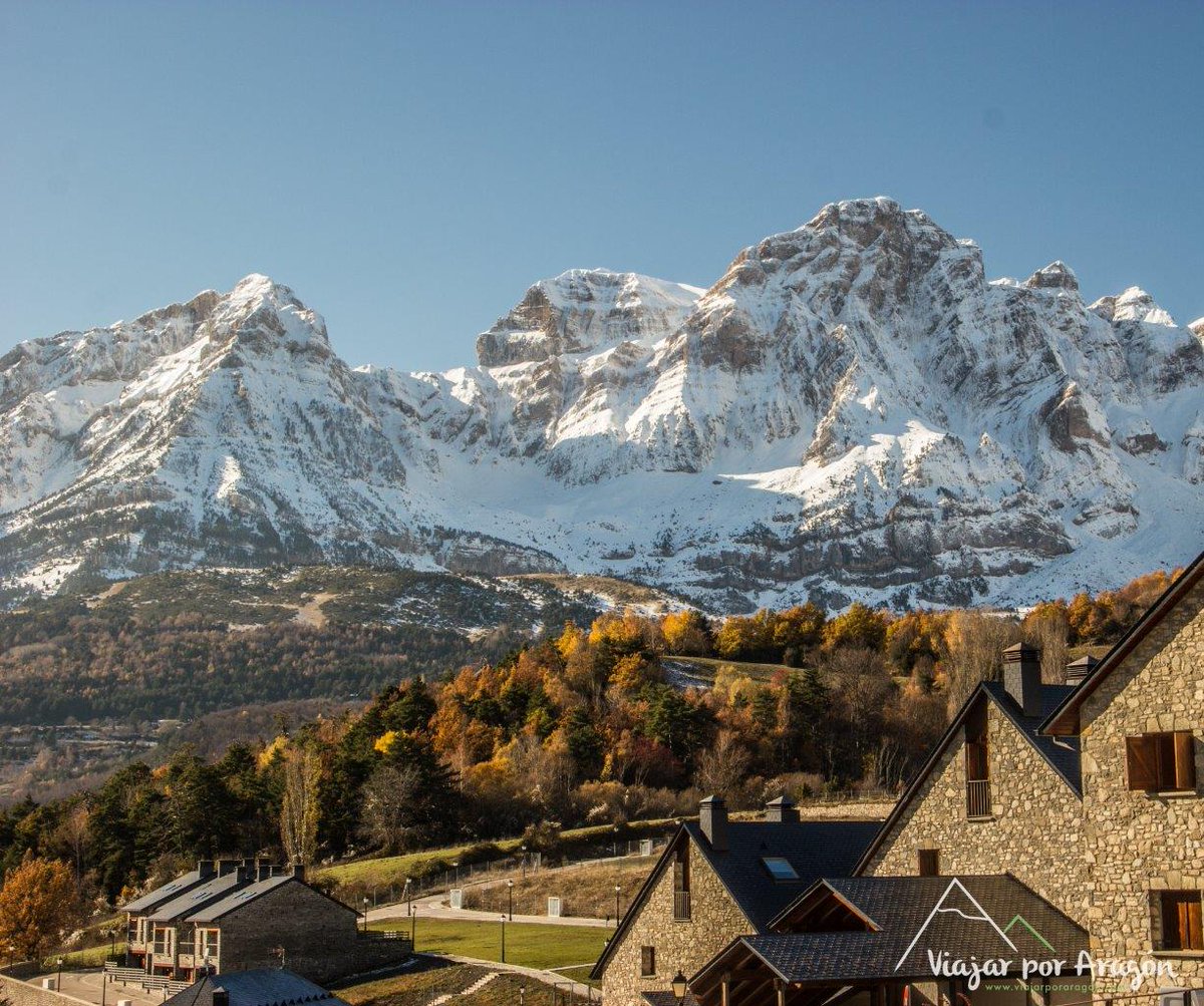 ViajarporAragon's tweet photo. VIAJAR POR ARAGÓN SIN SALIR DE CASA
Nuestro tour virtual por Aragón nos lleva hoy hasta el #ValleDeTena. #Formigal y #Panticosa, la #Partacua y sierra Tendeñera, el bosque del #Betato, #Lacuniacha, la Tirolina, los trenes, Dolmen de Santa Elena, brujería
https://t.co/c5HRWGOQPa https://t.co/QxvxZeXwVc