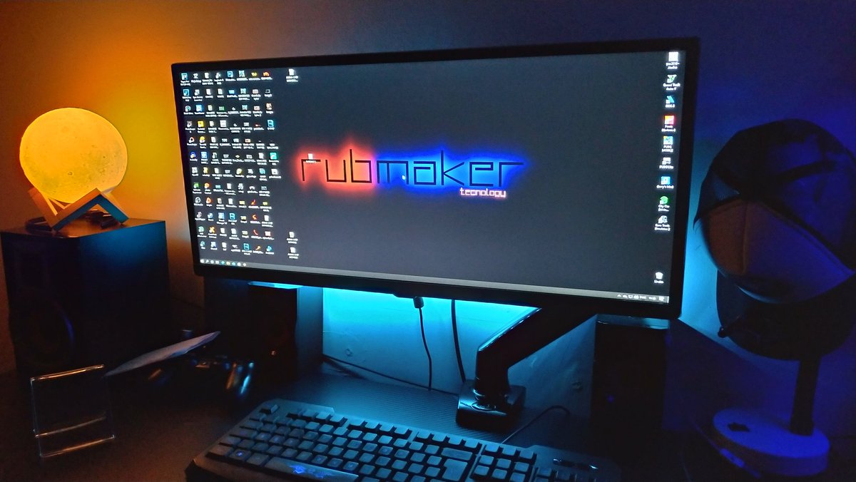 unitygameplay's tweet image. Nada de dormir até tarde na quarentena. Vamos ser produtivos. 

#setup #pcgamer #dreamsetup #FicaEmCasa #proplayer #build #flamengo #sony #light #lifestyle #photography #zenfone #edicaodevideo #criadordeconteudo